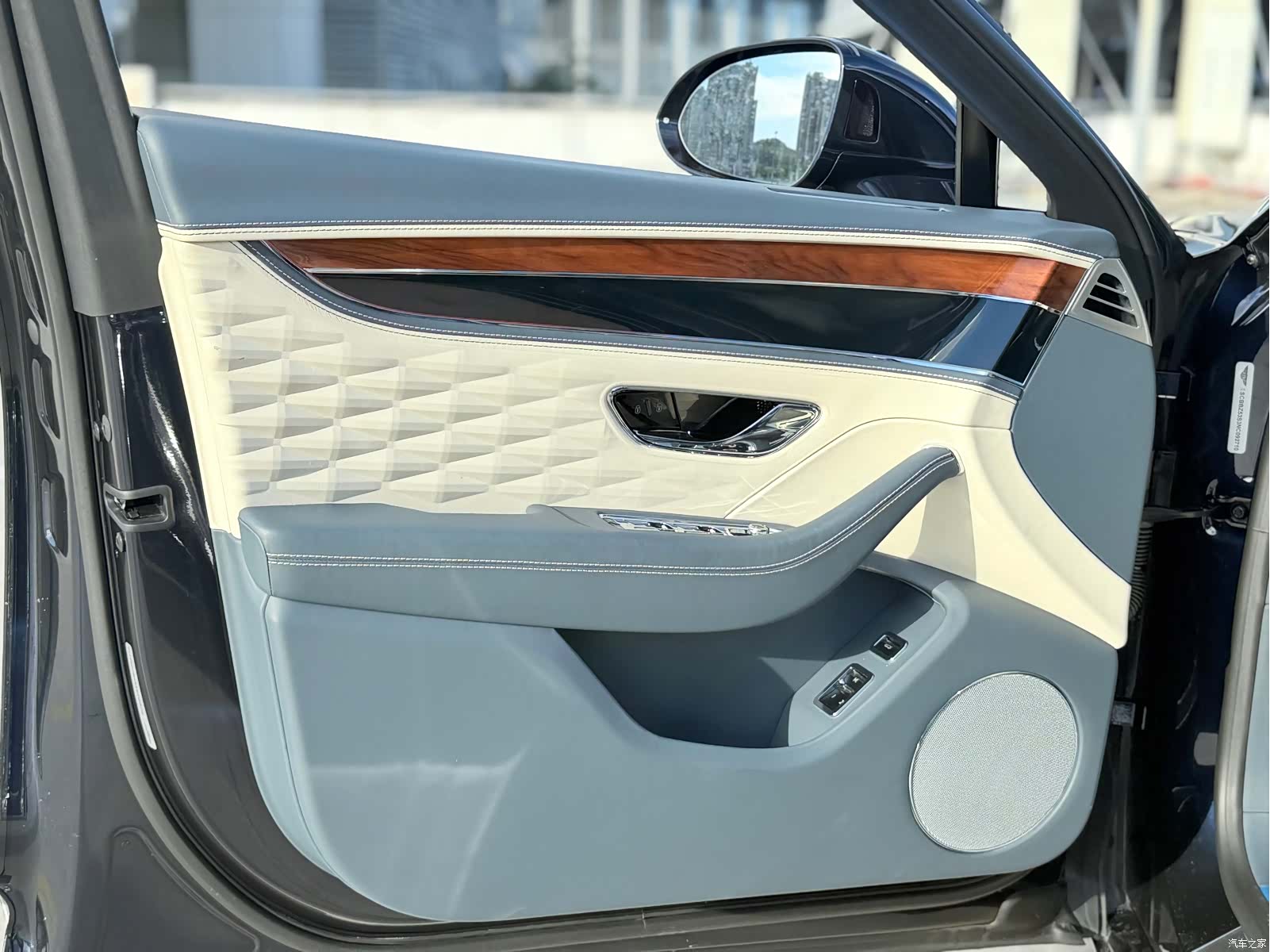 Bentley Flying Spur, 2022 19