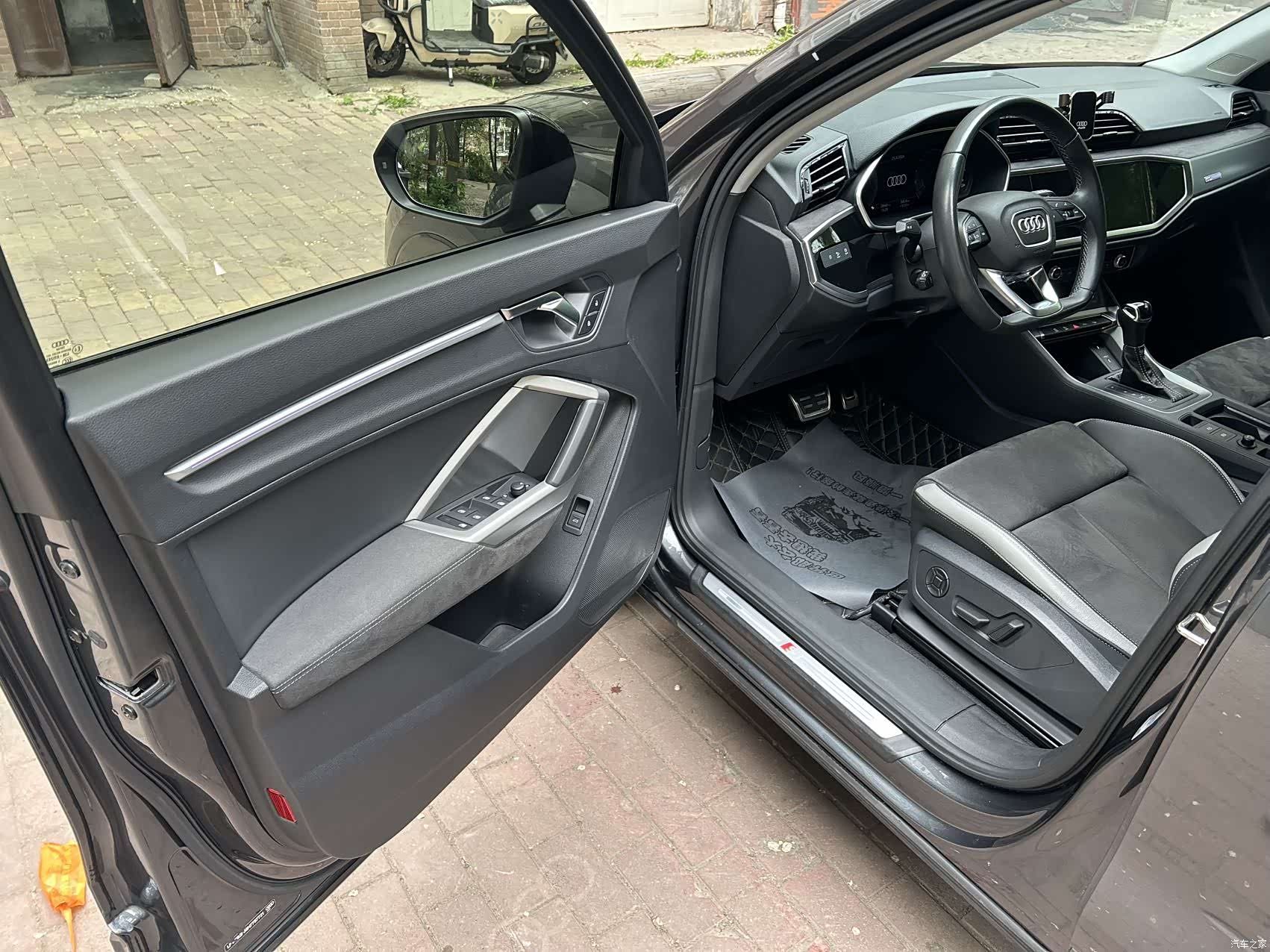 Audi Q3, 2023 10