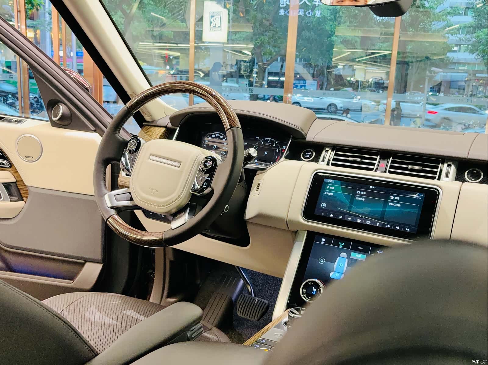 Land Rover Range Rover, 2019 19