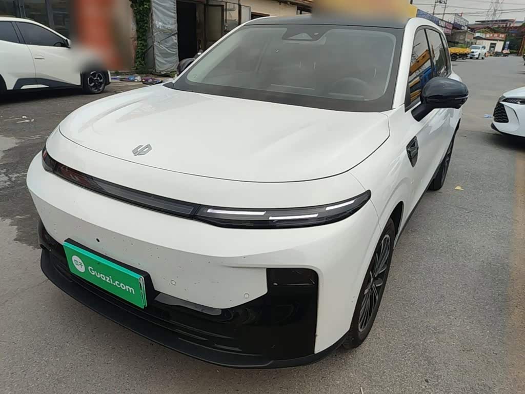 Leapmotor B10