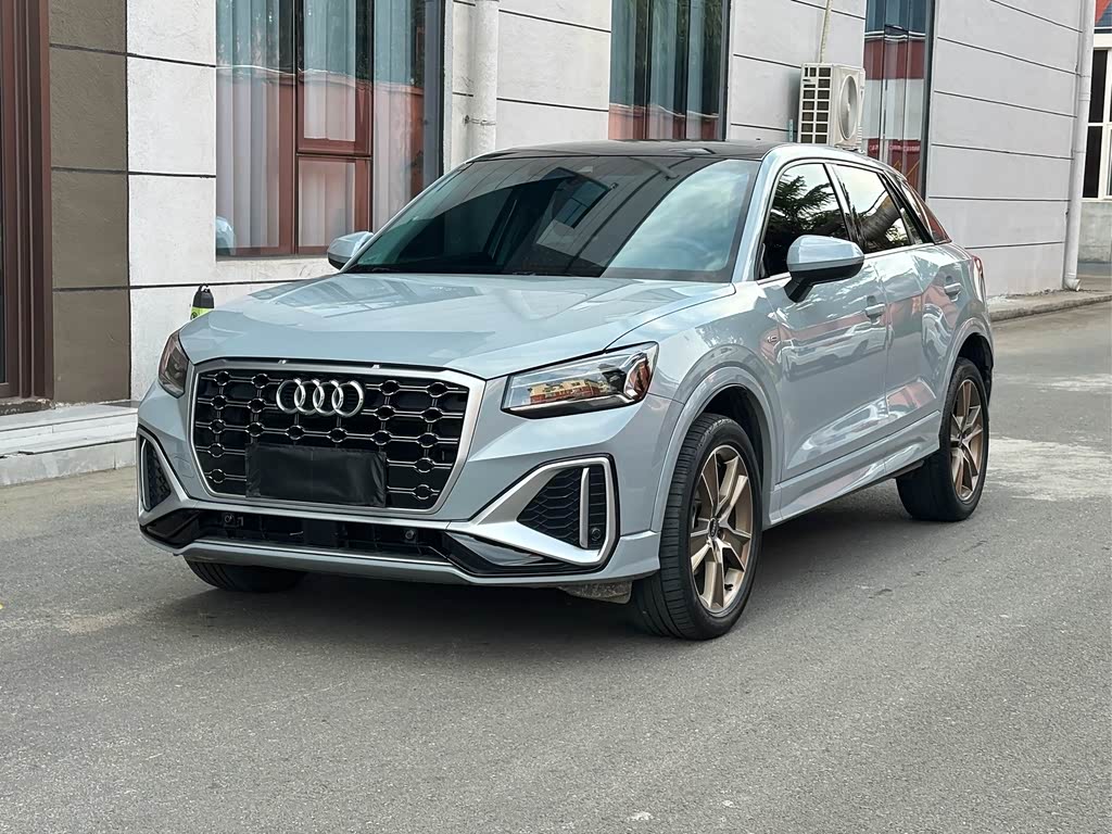 Audi Q2L