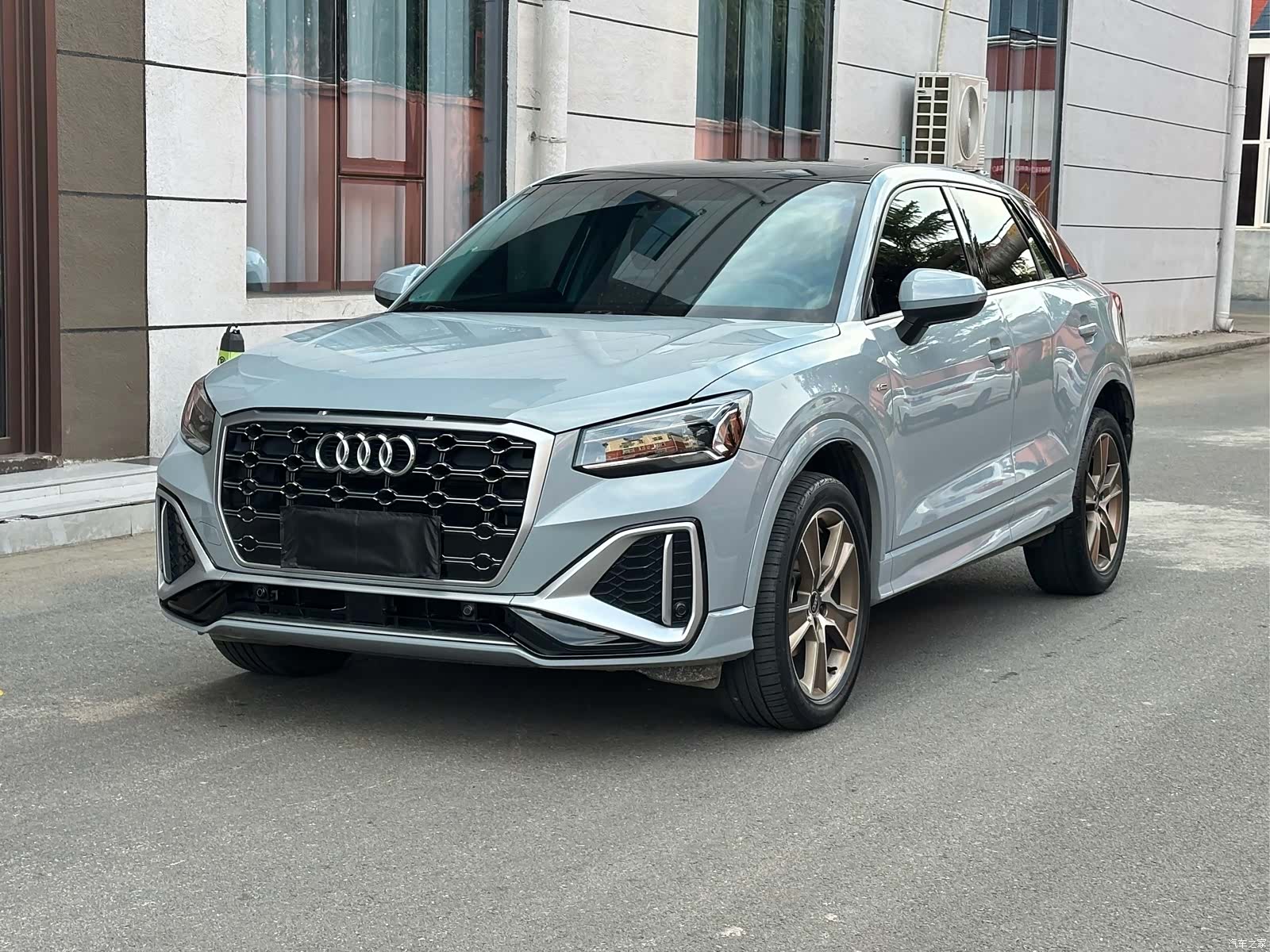 Audi Q2L, 2022 1