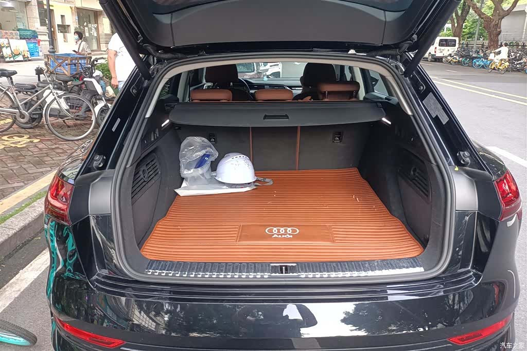 Audi e-tron, 2021 4