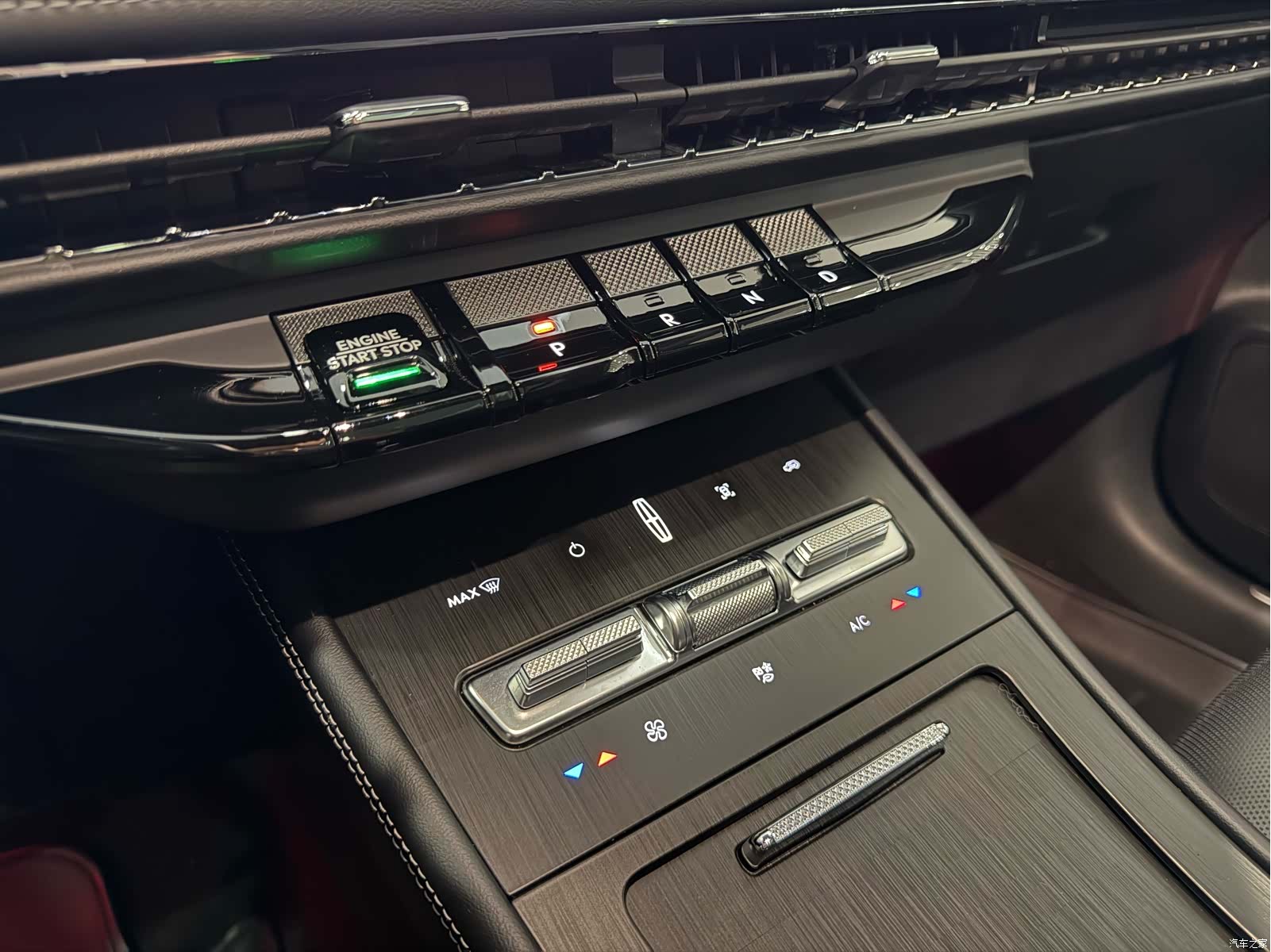 Lincoln Corsair, 2025 13