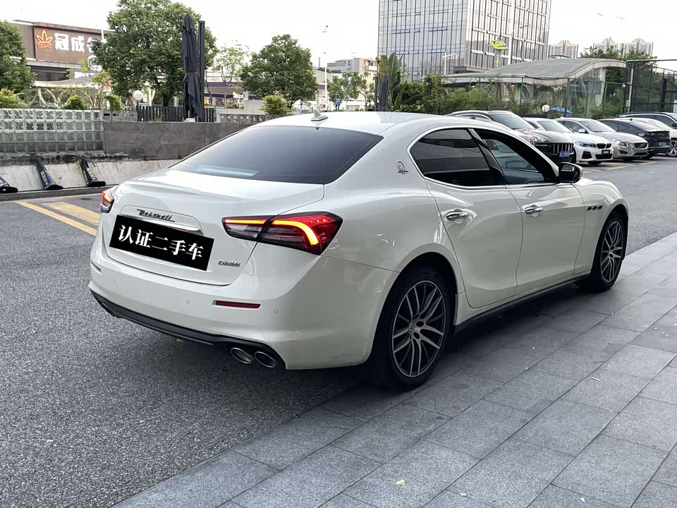 Maserati Ghibli Maserati Ghibli