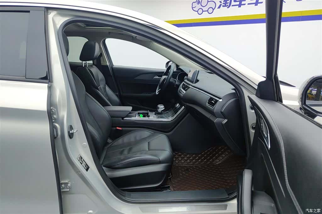 Hongqi H5, 2022 8