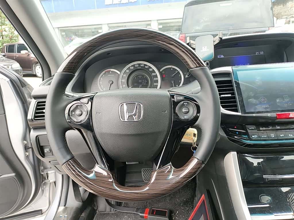 Honda Accord, 2016 11