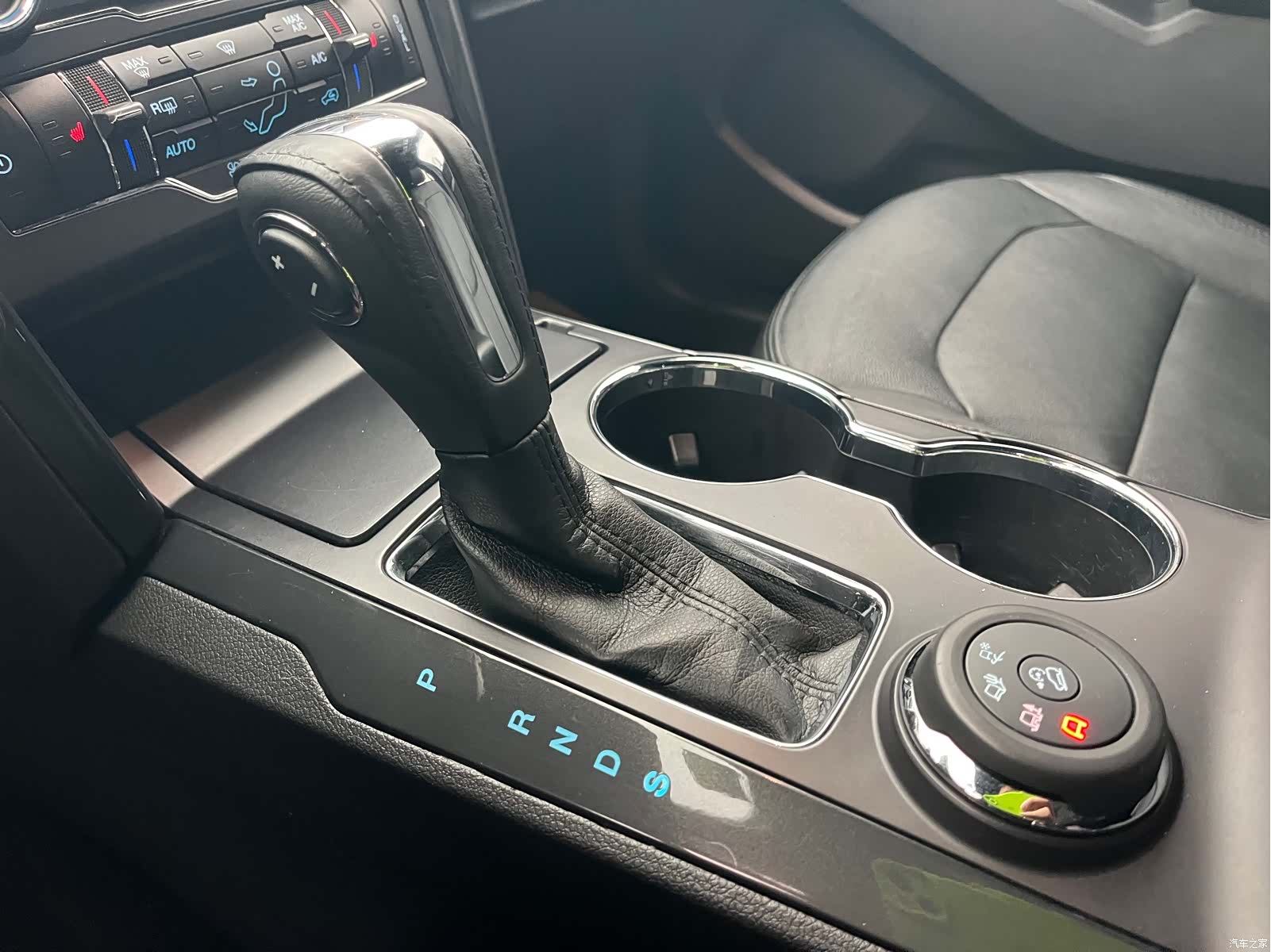 Ford Explorer, 2019 10