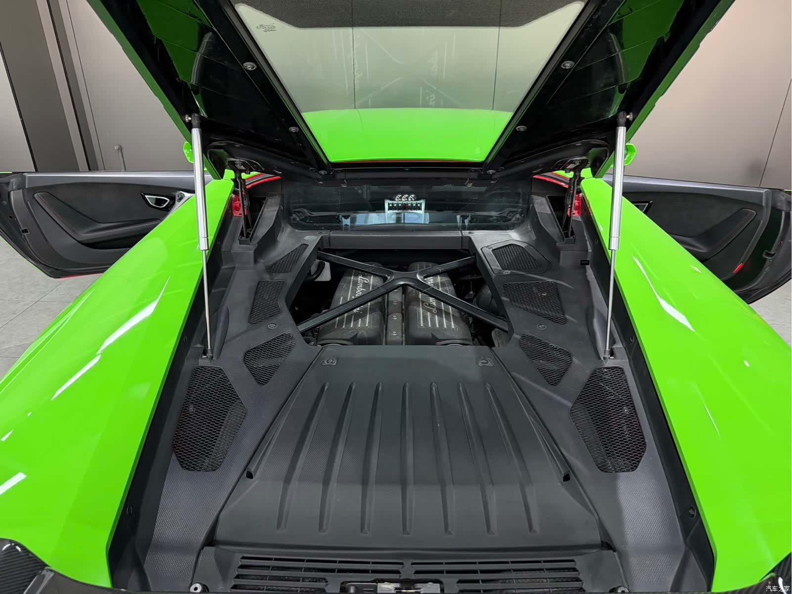 Lamborghini Huracán, 2015 9