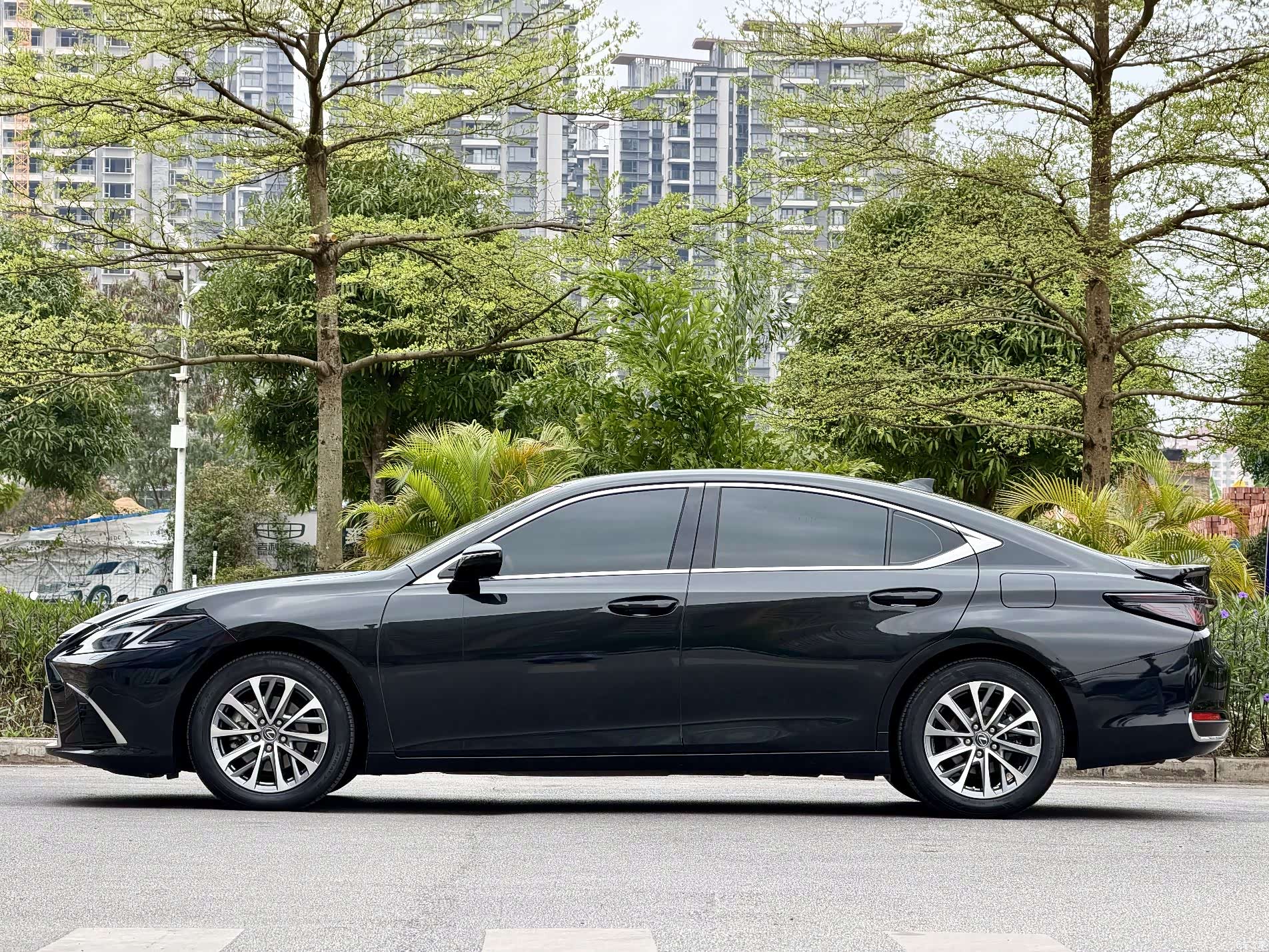 Lexus ES, 2025 все фото