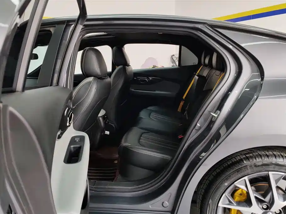 Trumpchi Shadow Leopard