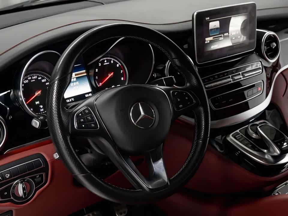 Mercedes-Benz V-class