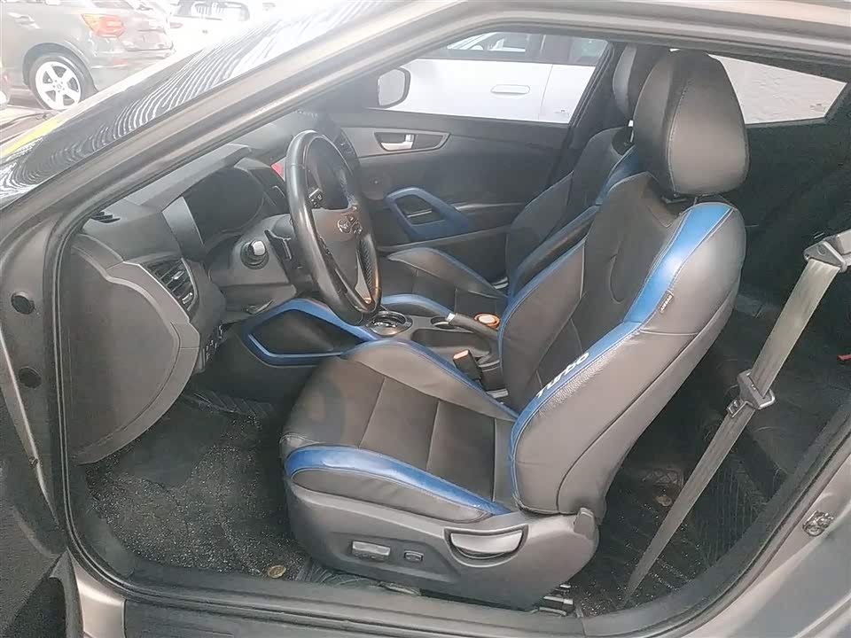 Hyundai Veloster