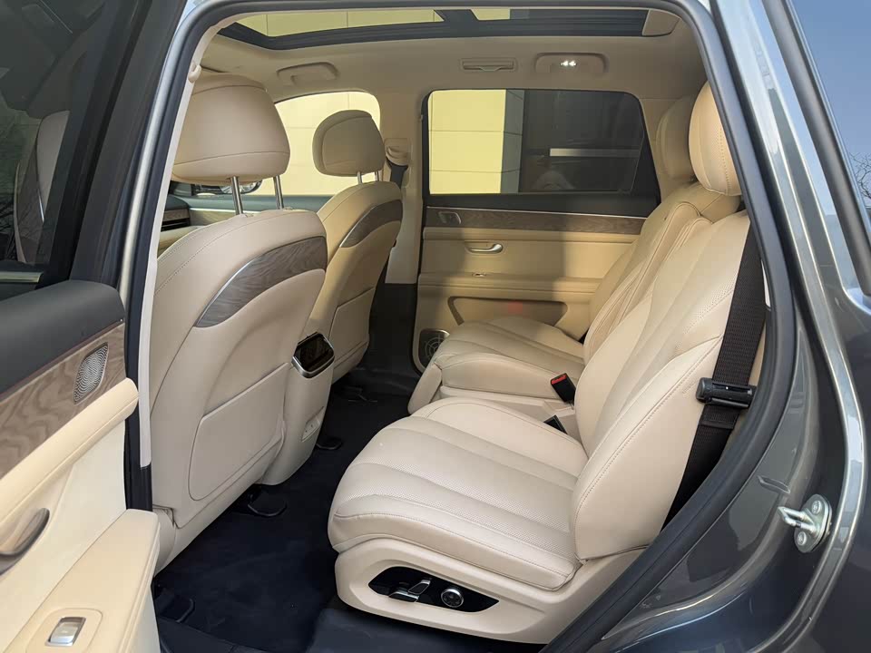 AITO Ask the world M7