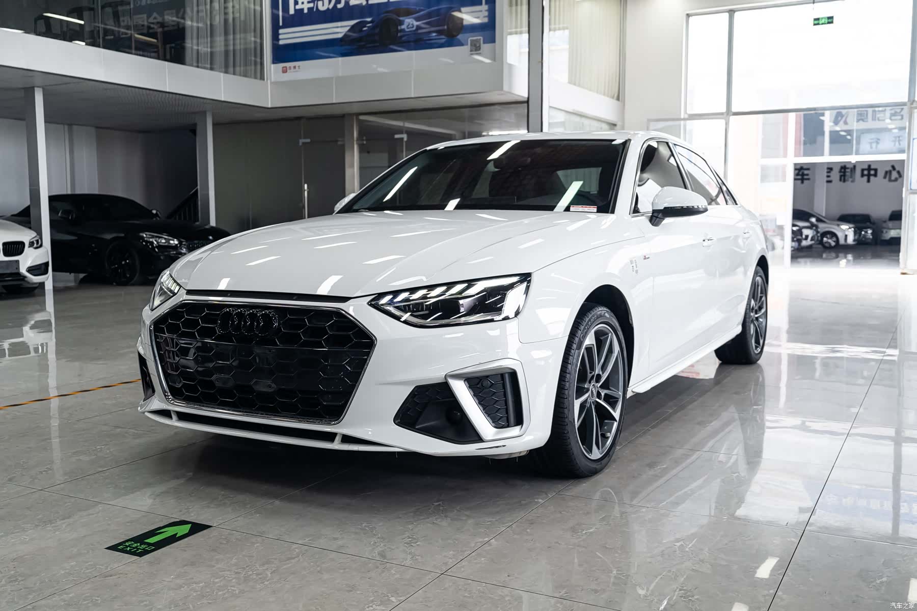 Audi A4L, 2024 1