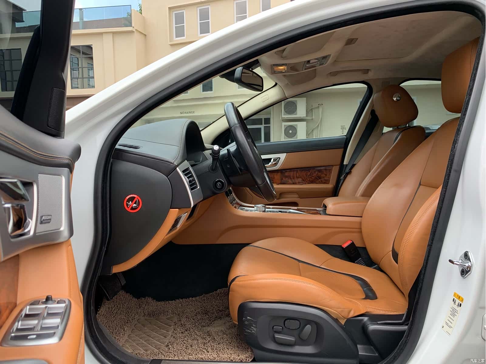 Jaguar XF, 2013 13
