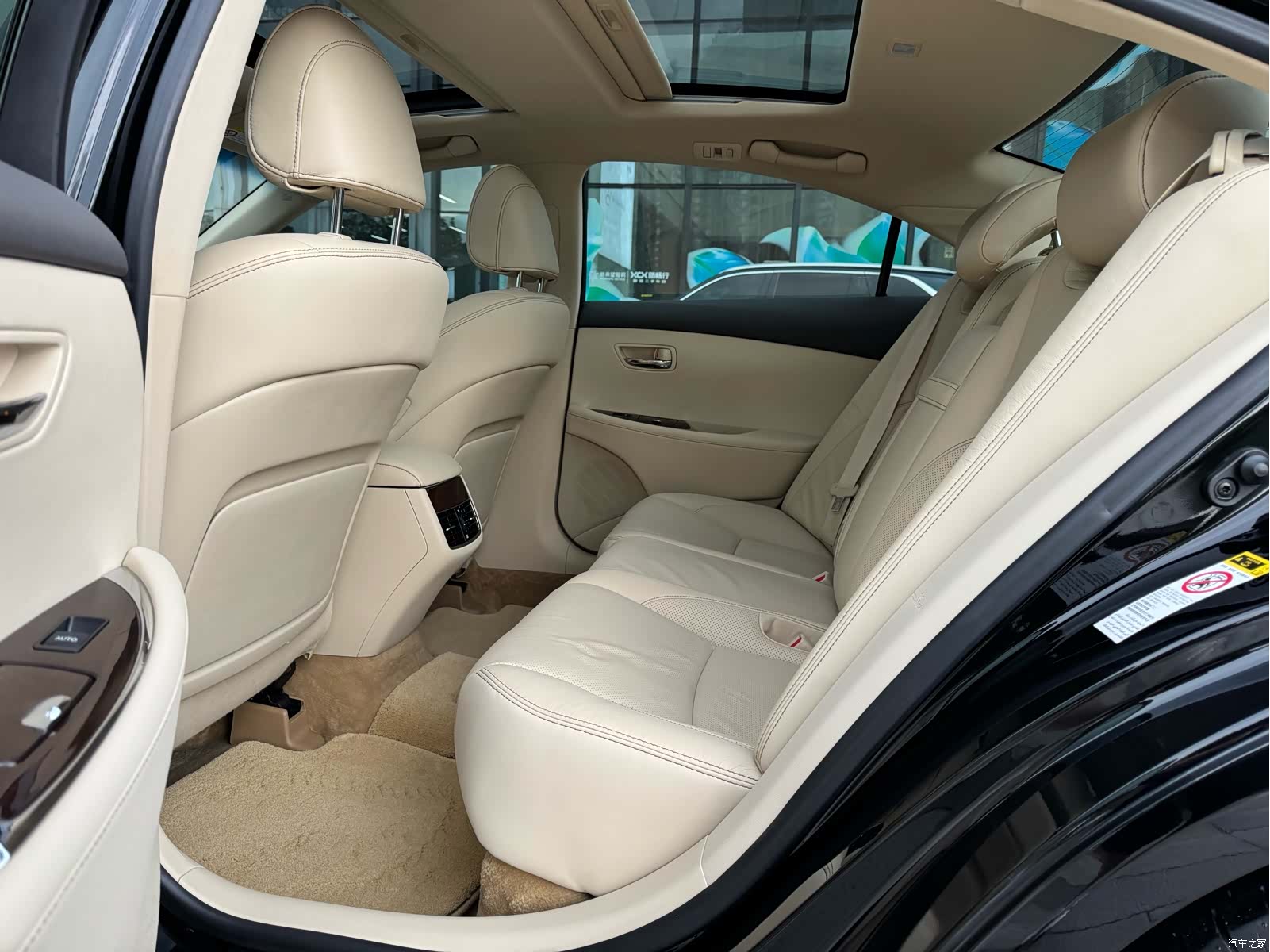 Lexus ES, 2011 9