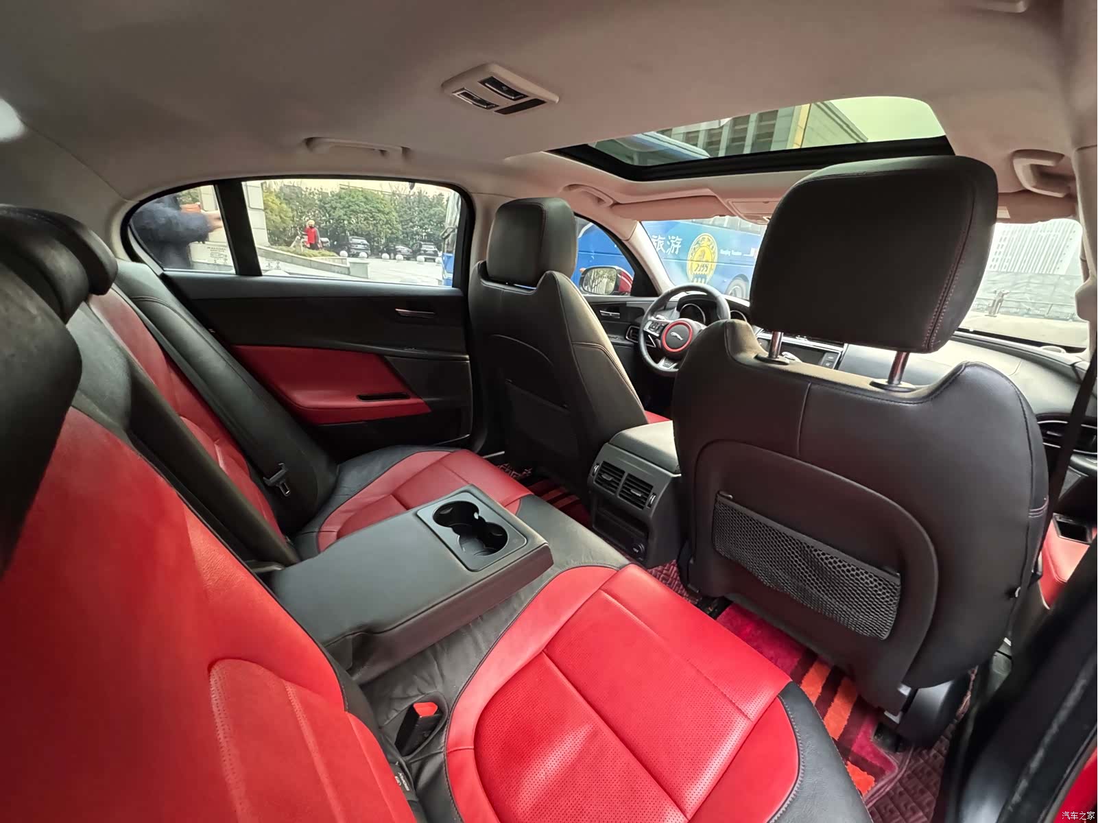 Jaguar XE, 2016 16