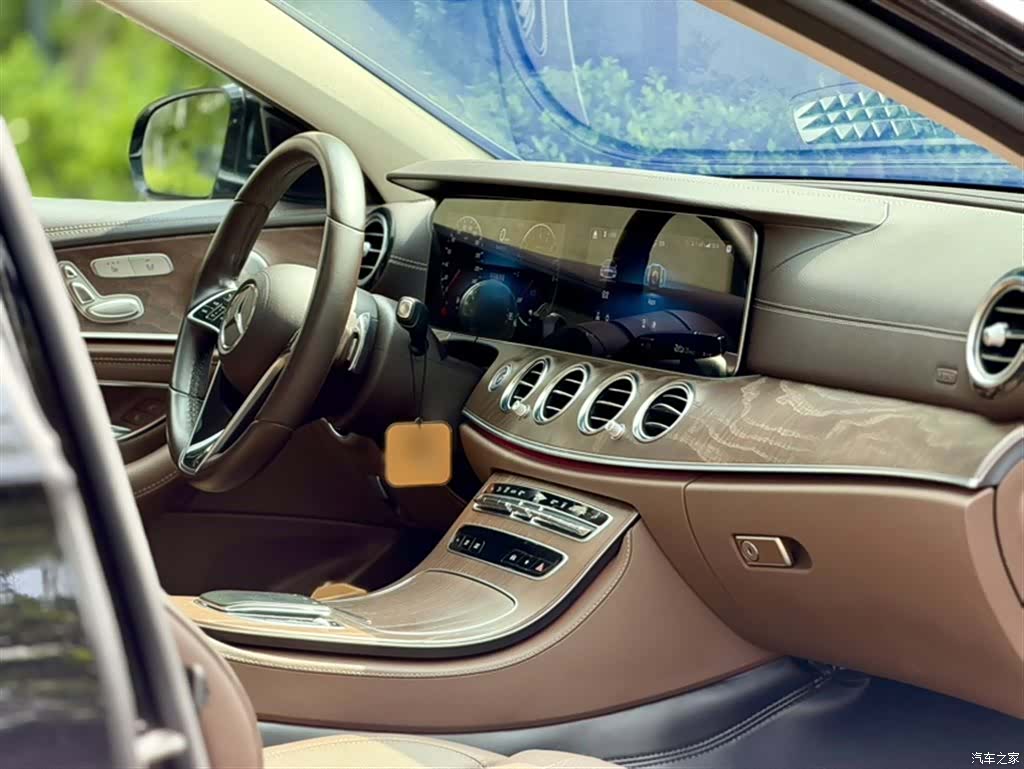 Mercedes-Benz E-Class, 2022 25