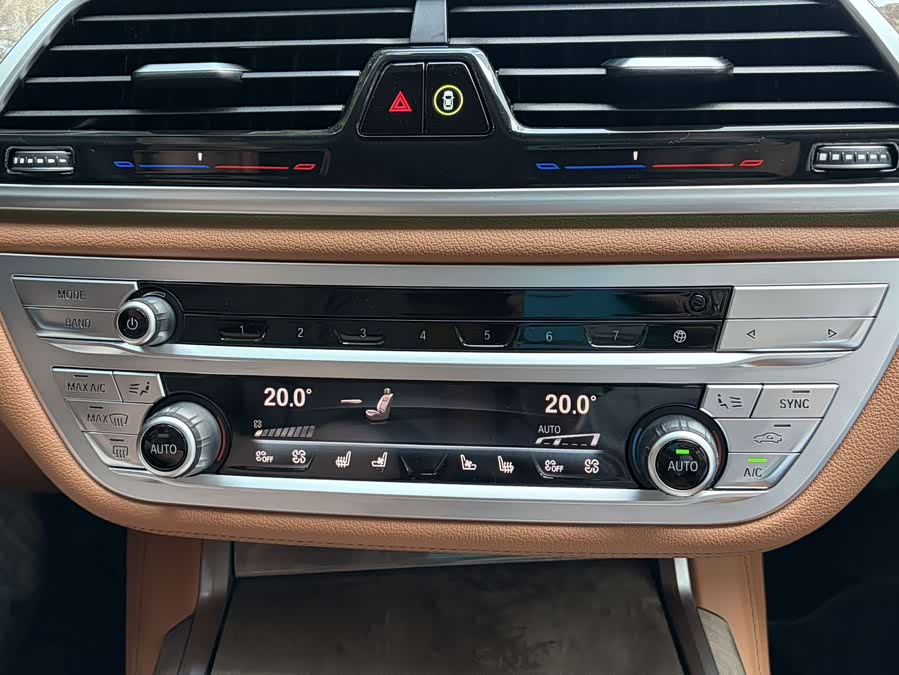 BMW 7-Series 2020, фото 20