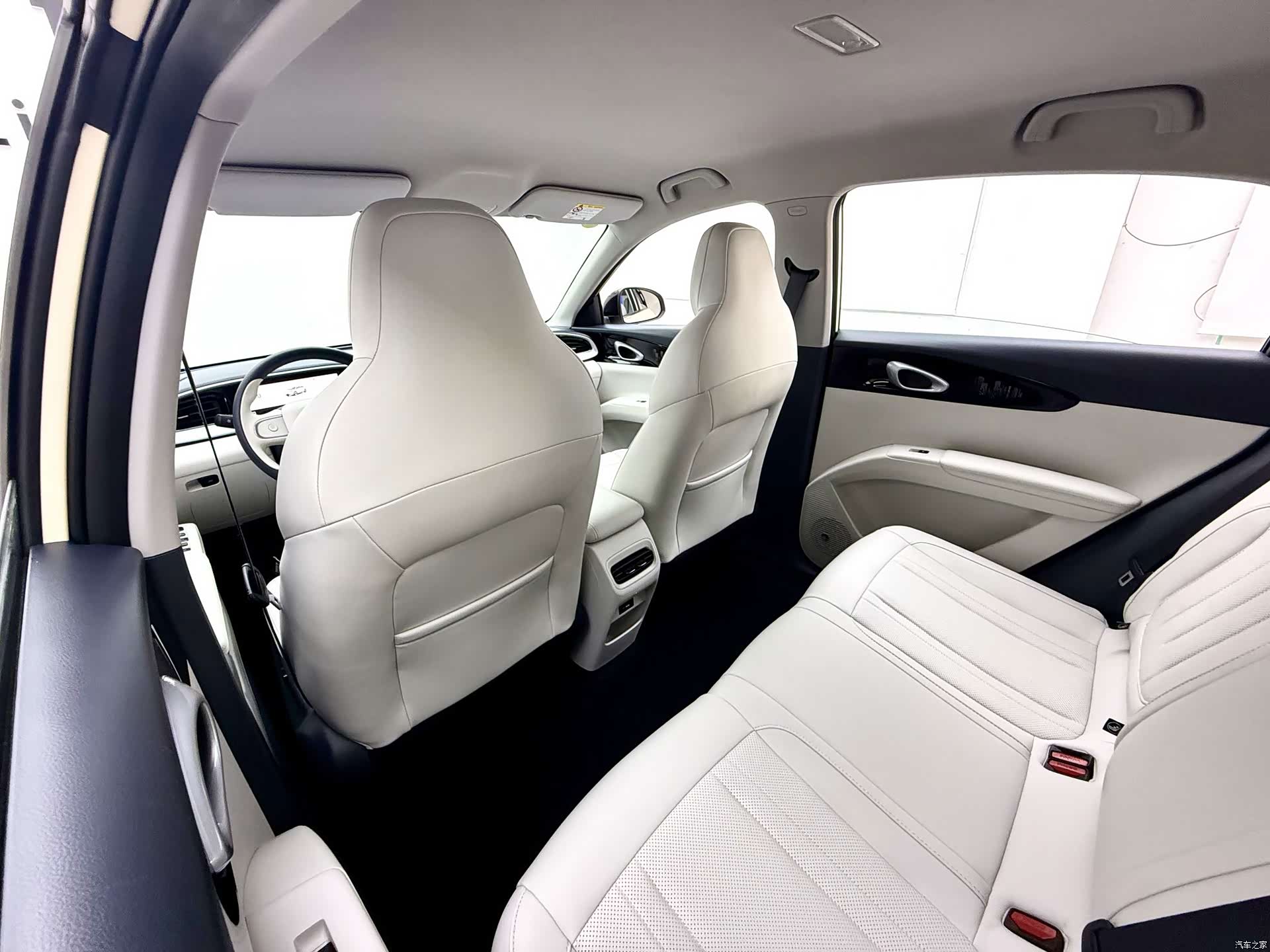 Geely Xingyuan, 2025 15