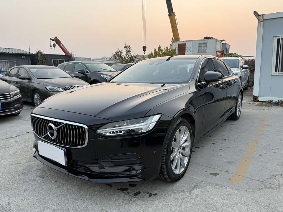 Volvo S90