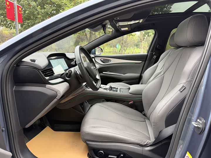 BYD Seal 07 DM-i 2025 zhi jia ban DM-i 1.5L 125km Люкс