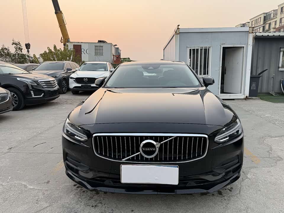 Volvo S90
