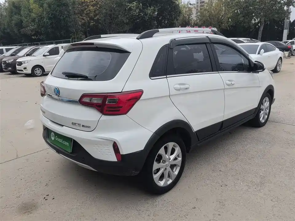 BAIC EC5