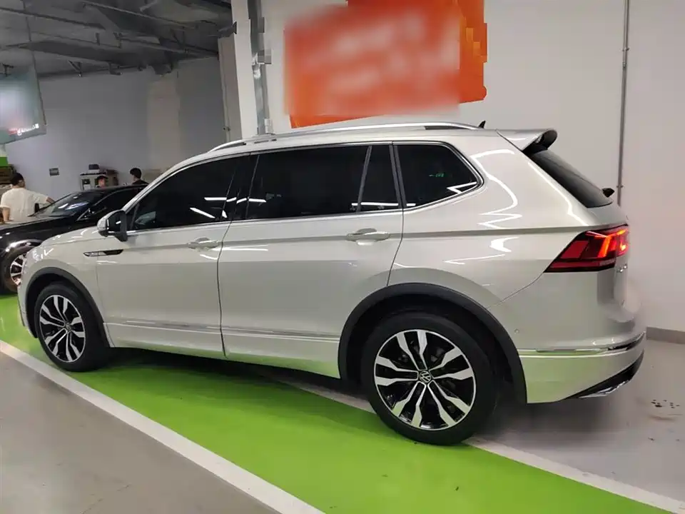 Volkswagen Tiguan L