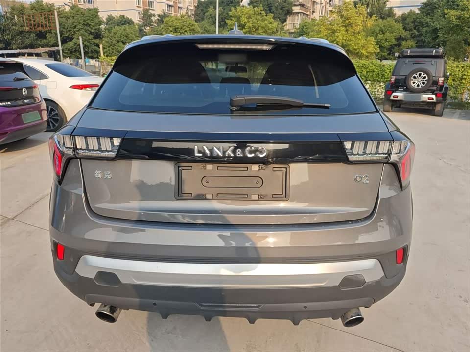 Lynk & Co 02