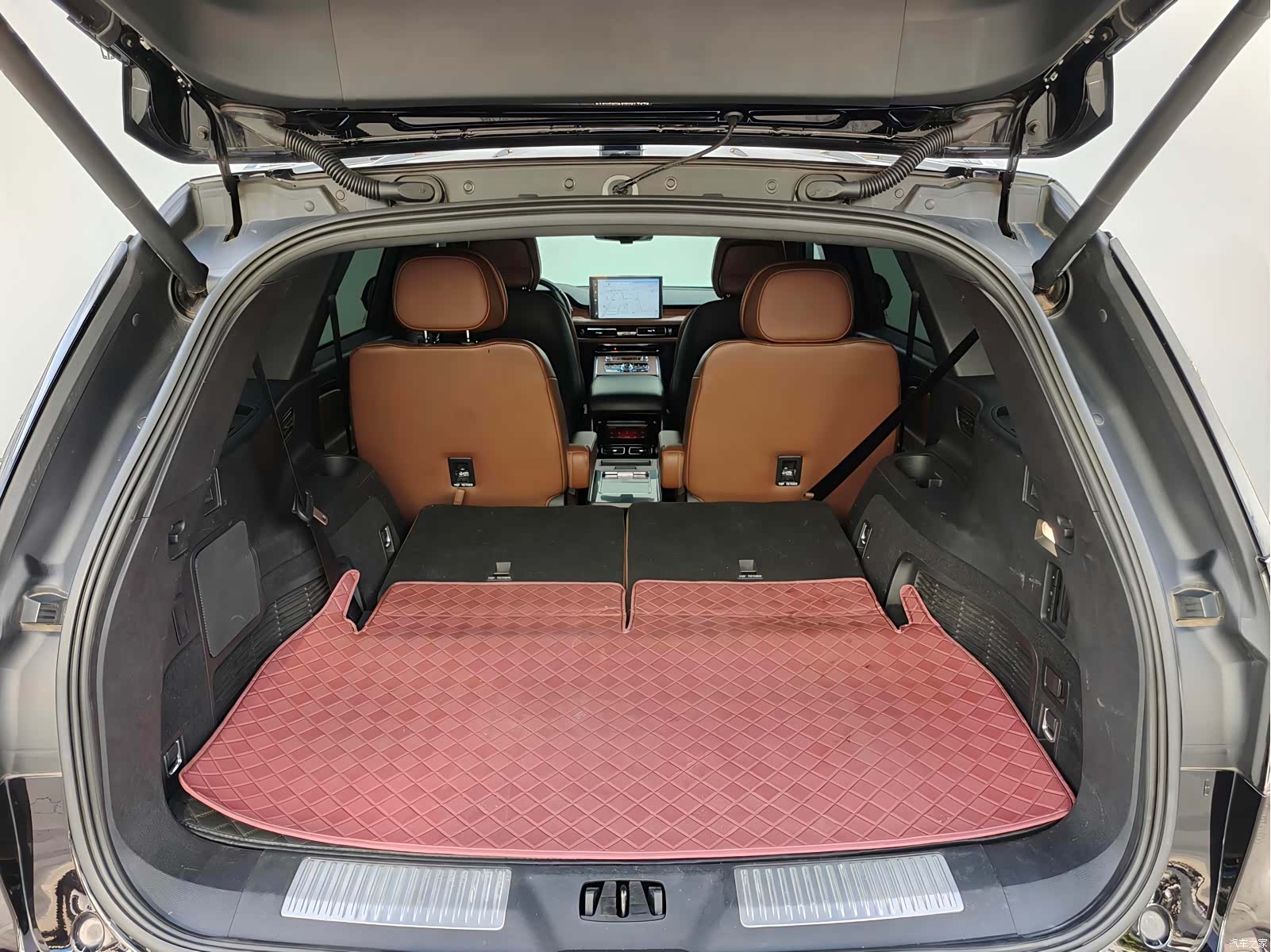 Lincoln Aviator, 2022 11