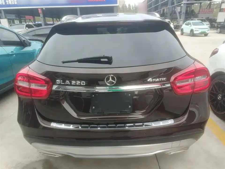 Mercedes-Benz GLA