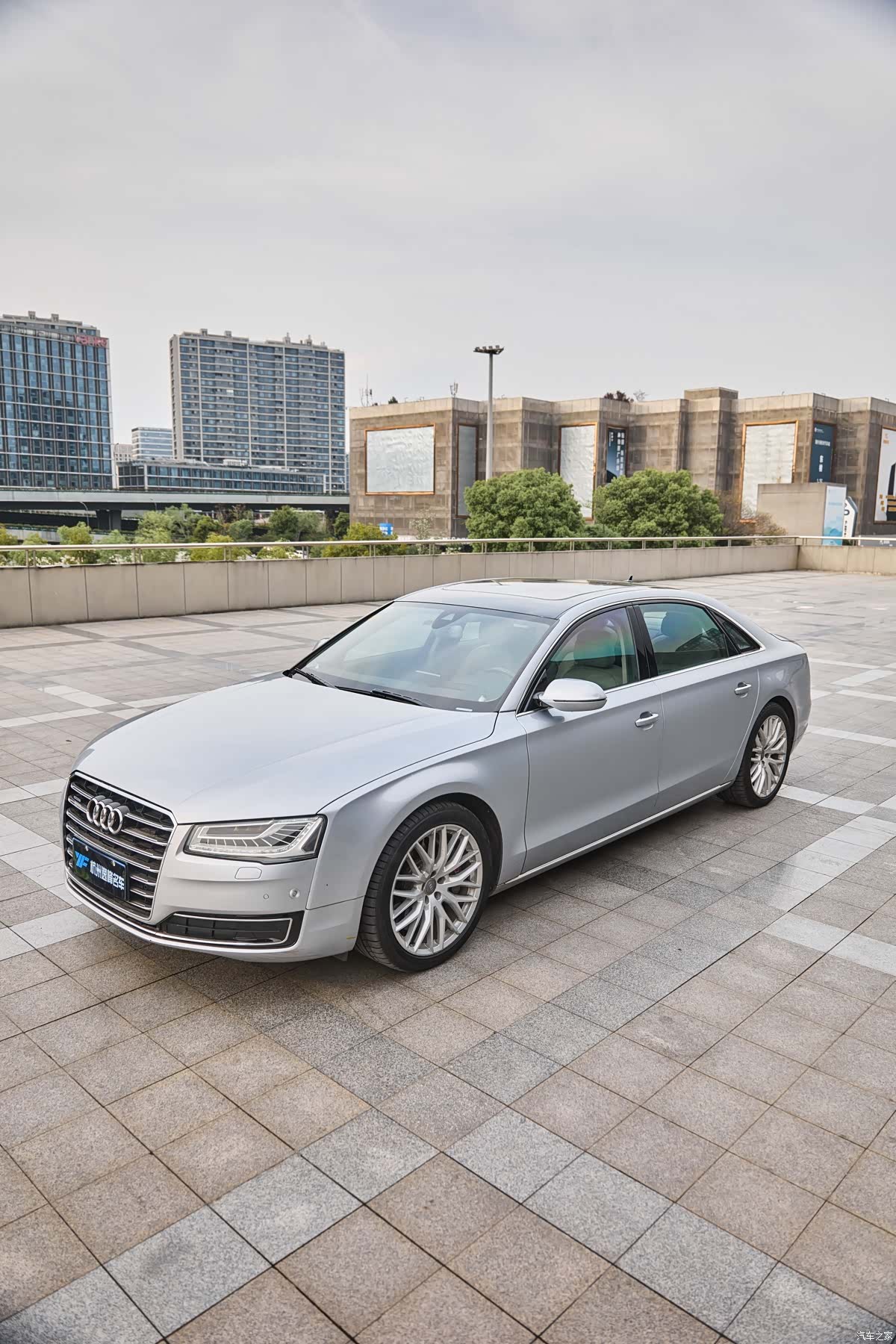 Audi A8L, 2015 10