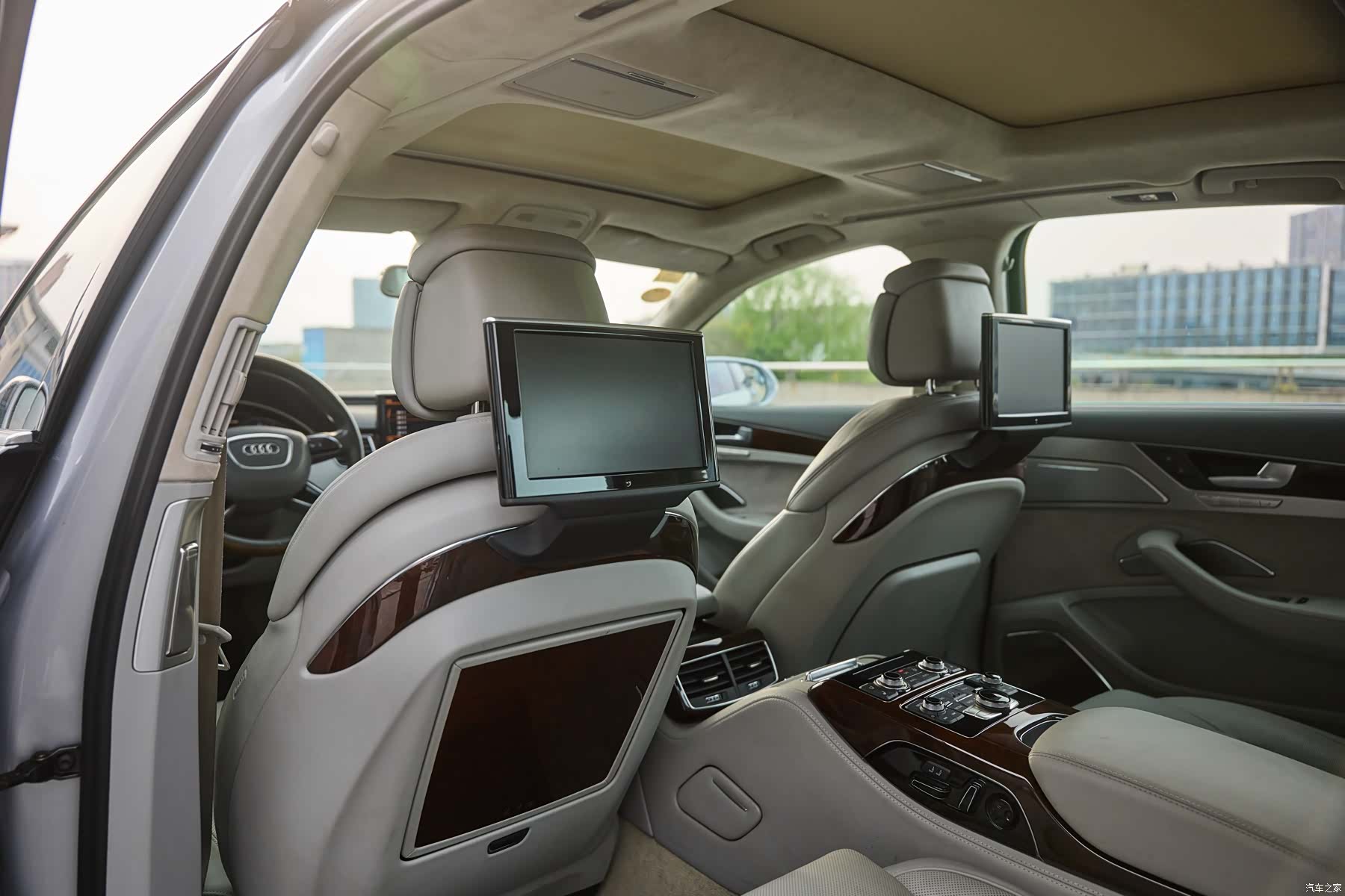 Audi A8L, 2015 19