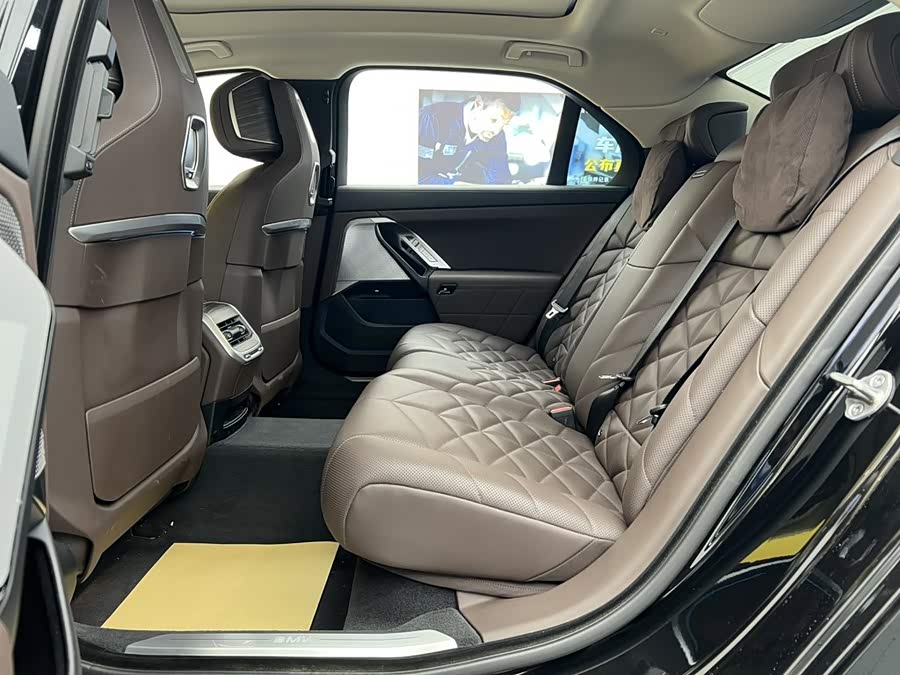 BMW 7-Series 2023, фото 20