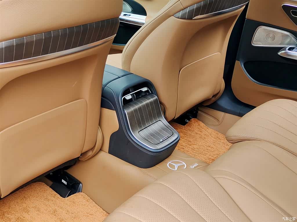 Mercedes-Benz E-Class, 2024 9