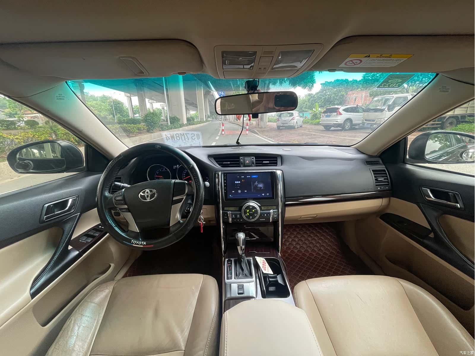 Toyota 2.5V, 2012 8