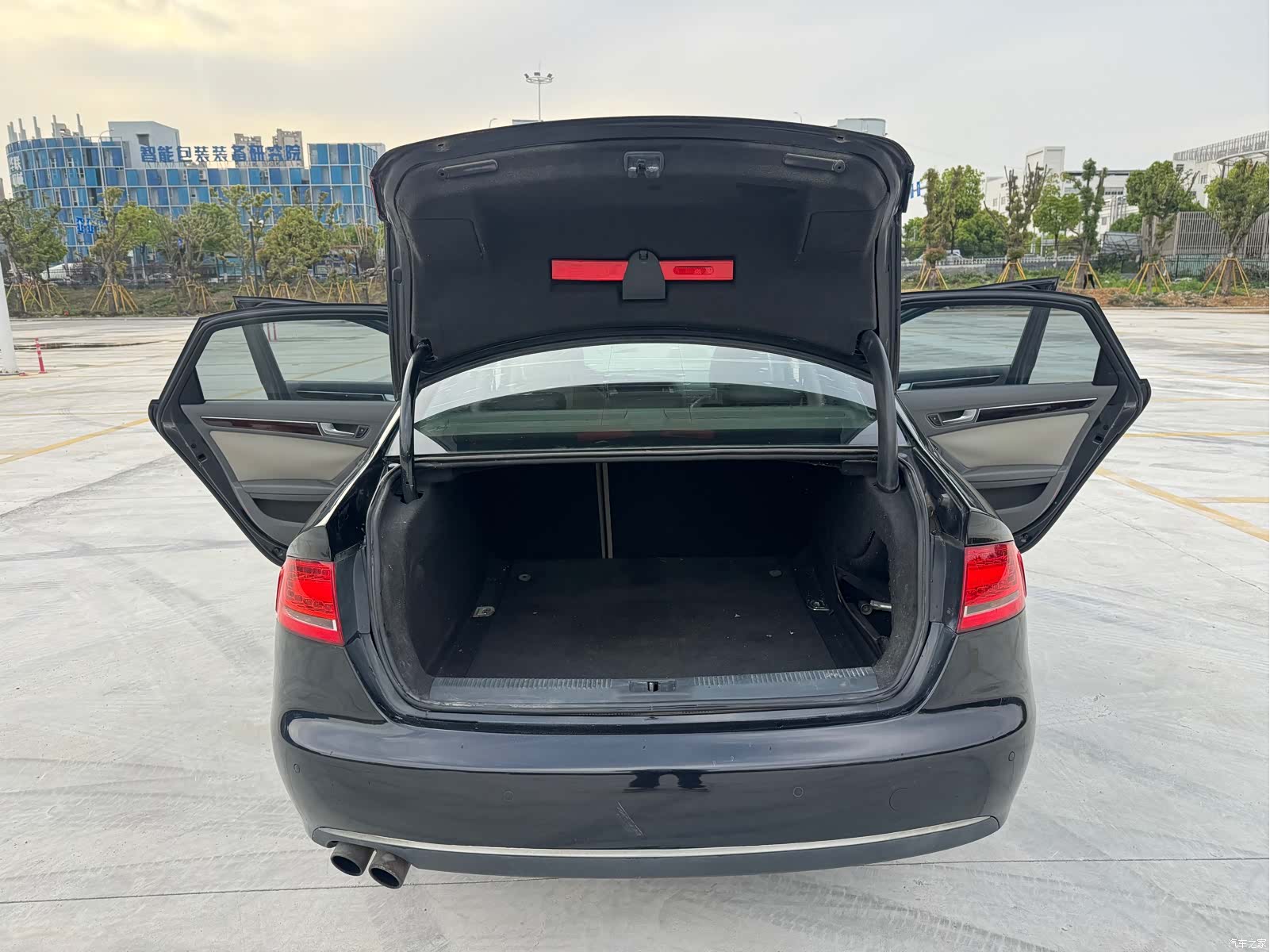 Audi A4L, 2011 14