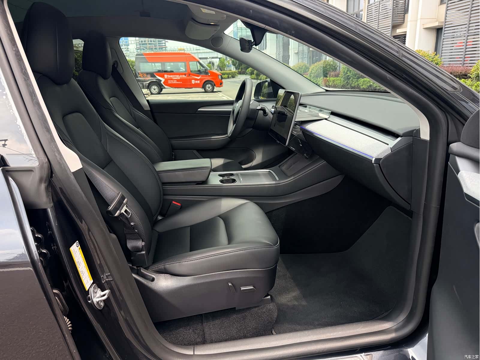 Tesla Model Y, 2024 12