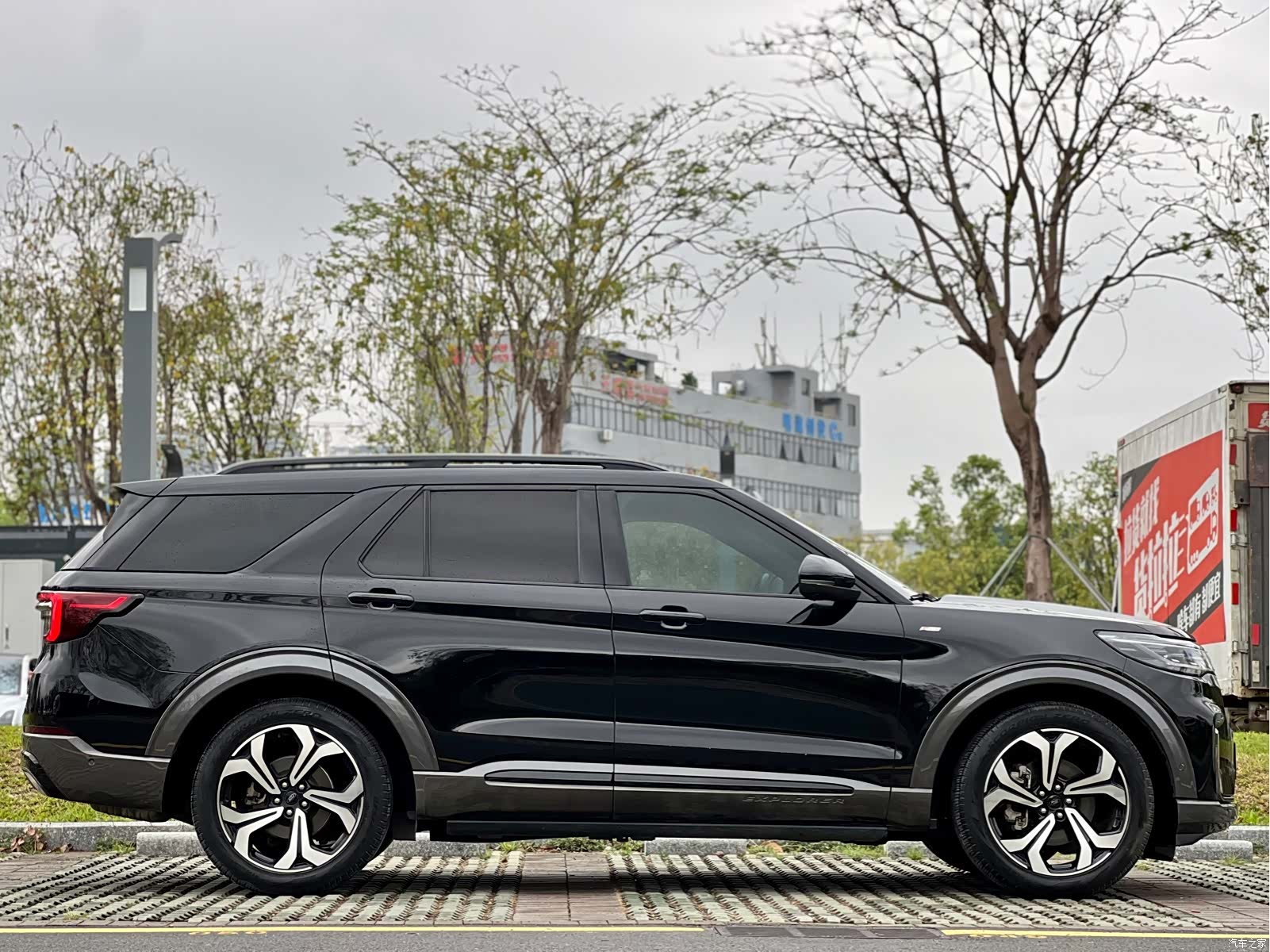 Ford Explorer, 2022 6