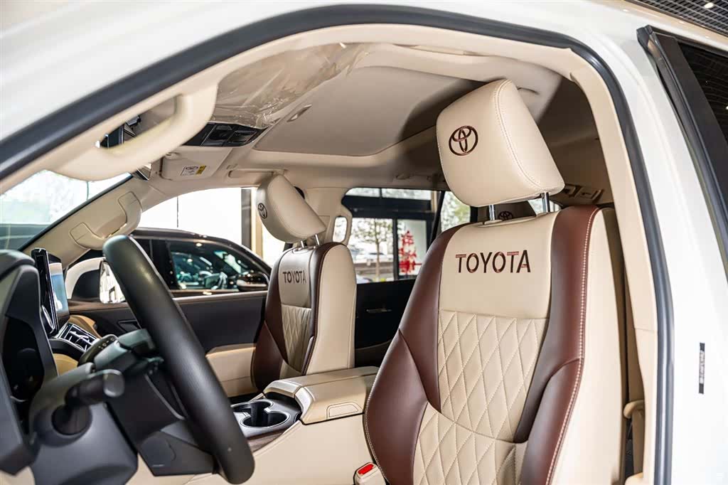Toyota Land Cruiser, 2025 8