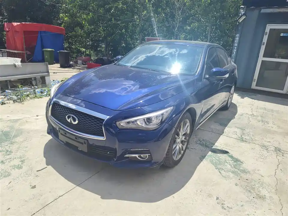 Infiniti Q50L