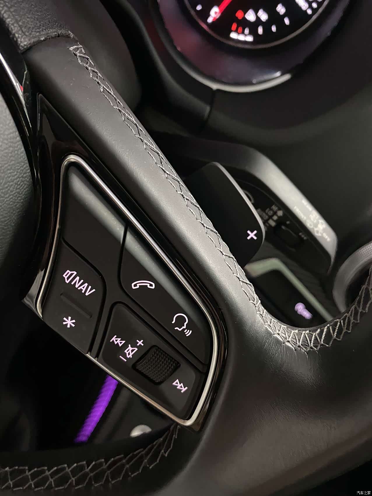 Audi Q2L, 2022 11