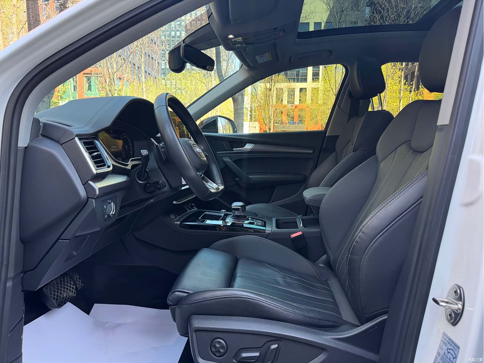 Audi Q5L, 2022 10