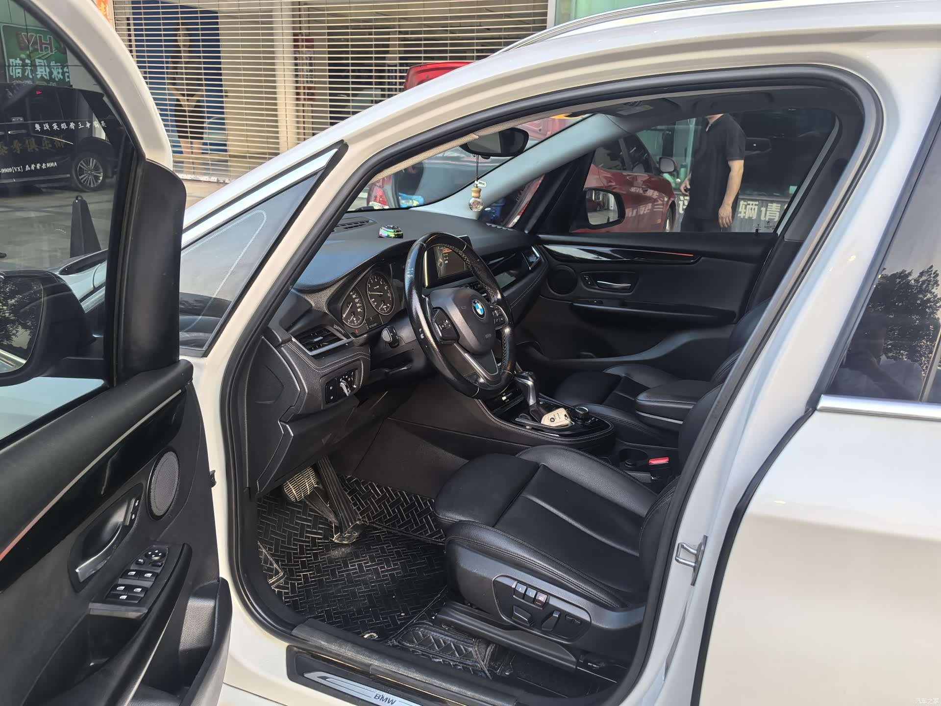 BMW 2 Series, 2017 все фото