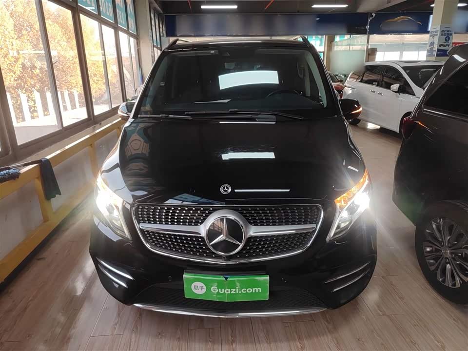 Mercedes-Benz V-class