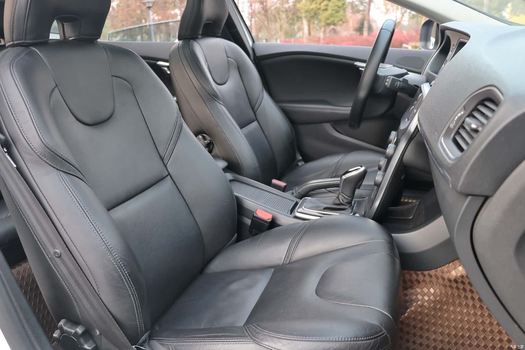 Volvo V40, 2018 18