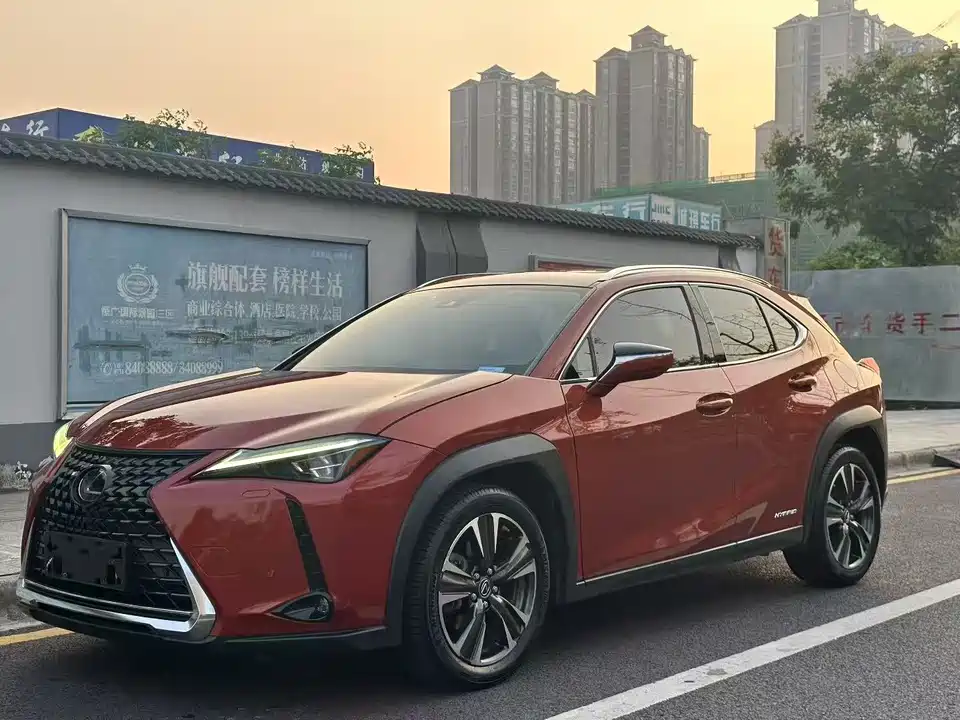 Lexus UX