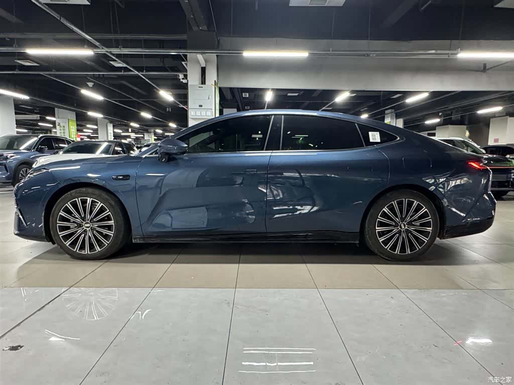 Geely 8, 2025 3
